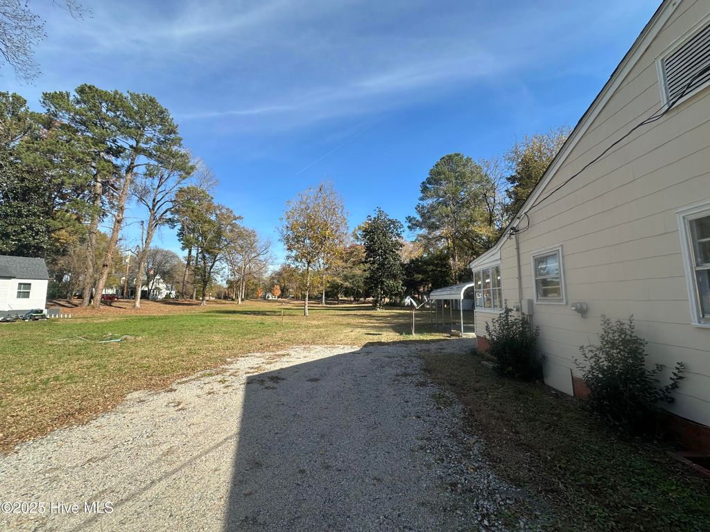 Photo of 412 Lanoca Avenue, Laurinburg, NC 28352 (MLS # 100572159)