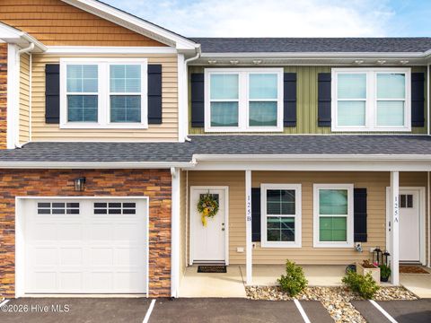 Townhouse For Sale - 125 Moyock Landing Drive #B<br/> Moyock, NC 27958