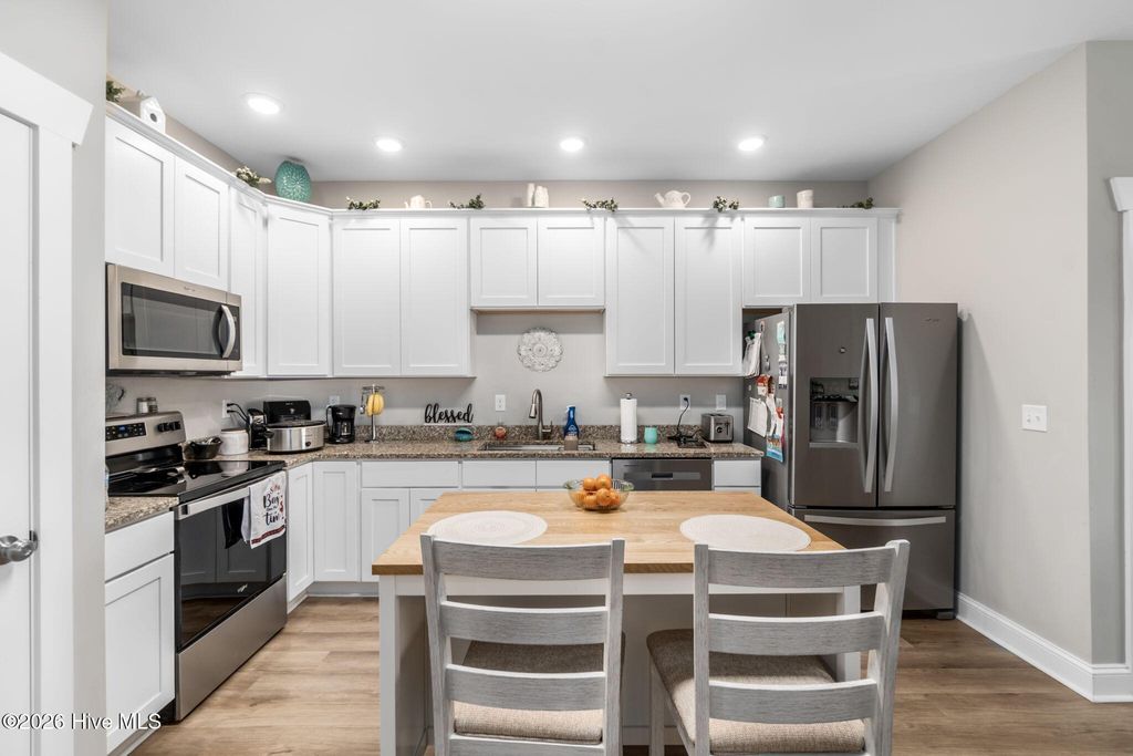 Photo of 125 Moyock Landing Drive #B, Moyock, NC 27958 (MLS # 100563908)