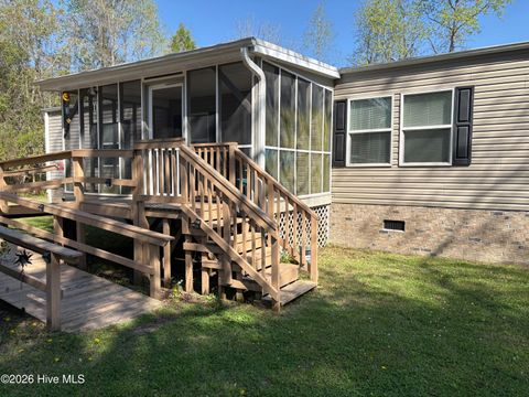 Mobile Home For Sale - 312 Fire Tower Road<br/> Lake Waccamaw, NC 28450