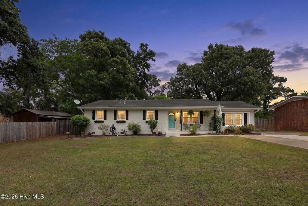 Photo of 206 Del Rio Avenue, Wilmington, NC 28409 (MLS # 100570539)