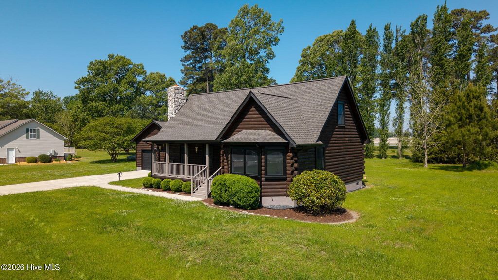 Photo of 107 Poplar Circle, Hertford, NC 27944 (MLS # 100568218)