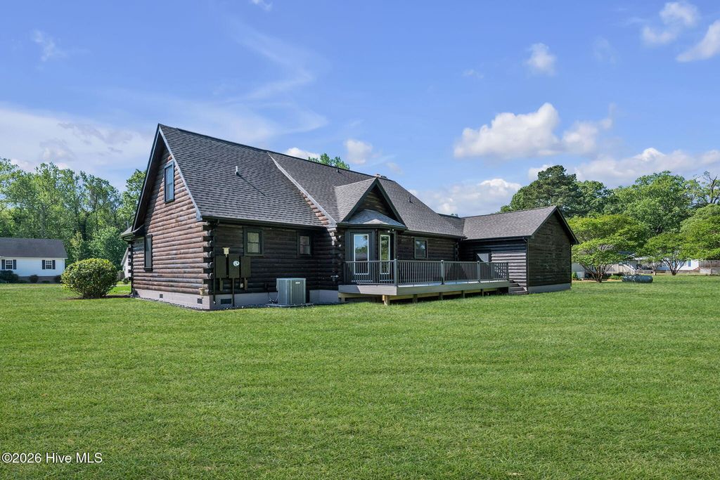 Photo of 107 Poplar Circle, Hertford, NC 27944 (MLS # 100568218)