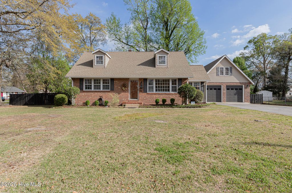 Photo of 818 Edgewood Drive, Jacksonville, NC 28540 (MLS # 100563981)