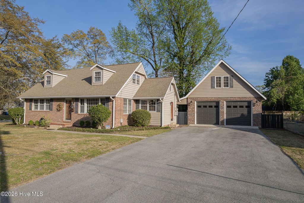 Photo of 818 Edgewood Drive, Jacksonville, NC 28540 (MLS # 100563981)