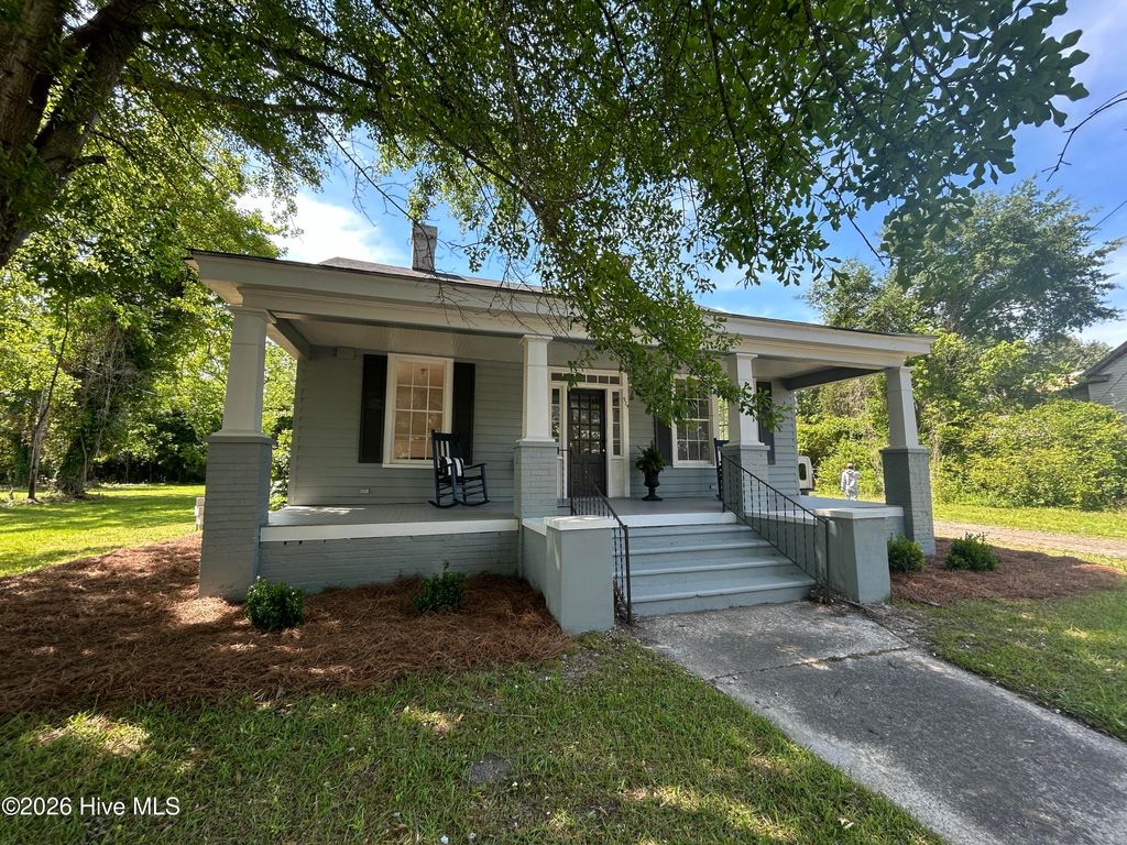 Photo of 319 W Grubb Street, Hertford, NC 27944 (MLS # 100573357)