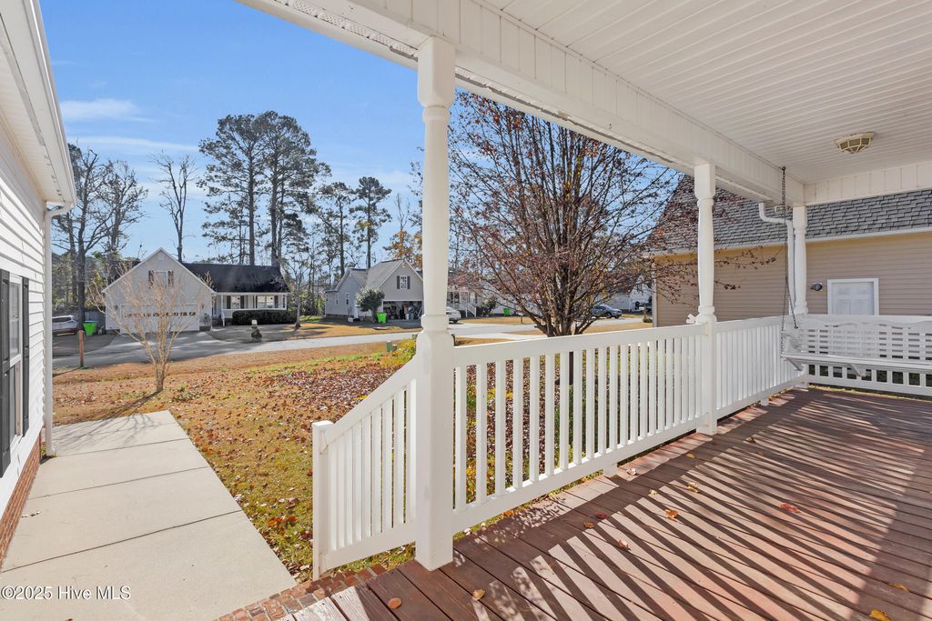 Photo of 119 Leonard Drive, New Bern, NC 28560 (MLS # 100546329)