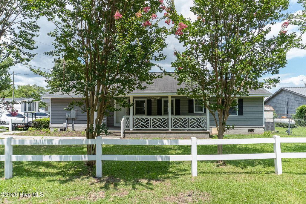 Photo of 12 Sandy Cove, Elizabethtown, NC 28337 (MLS # 100585470)