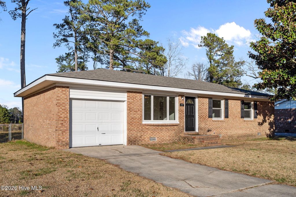 Photo of 117 Sheffield Road, Jacksonville, NC 28546 (MLS # 100548800)
