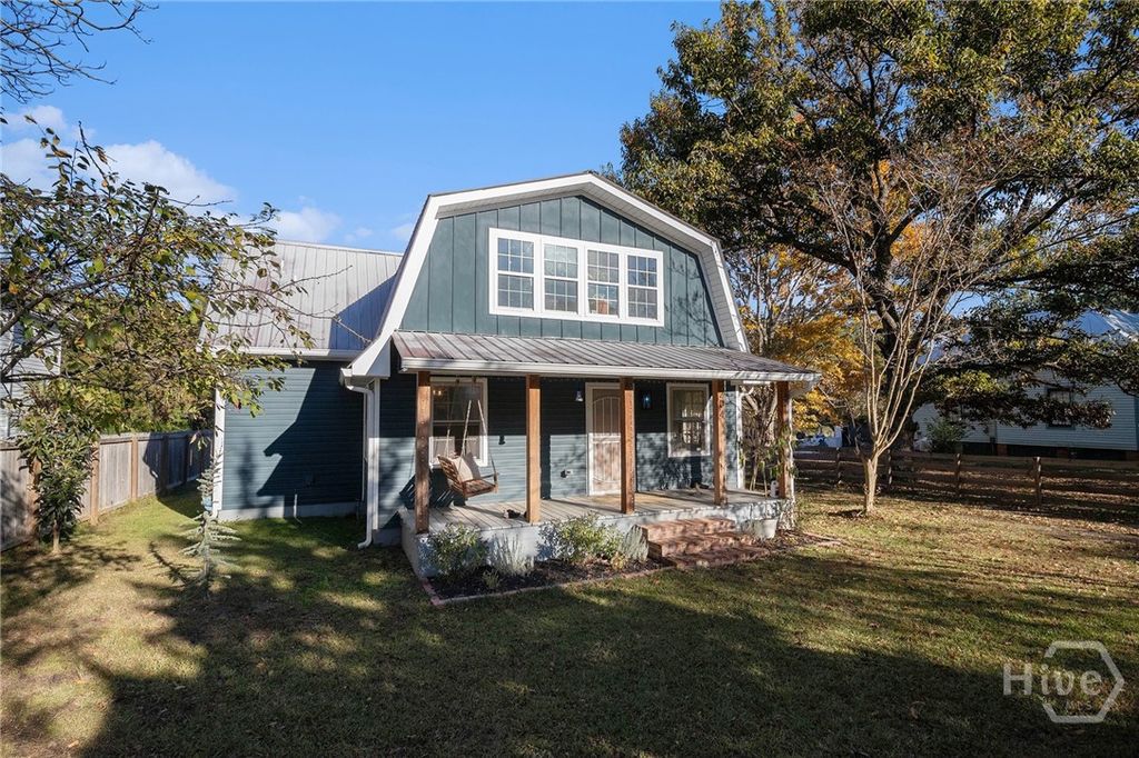 Photo of 204 Maple Street, Stephens, GA 30667 (MLS # CL345548)