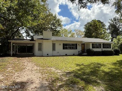 Homes For Sale - 507 Gertrude Avenue<br/> Jones County, Pollocksville, NC 28573