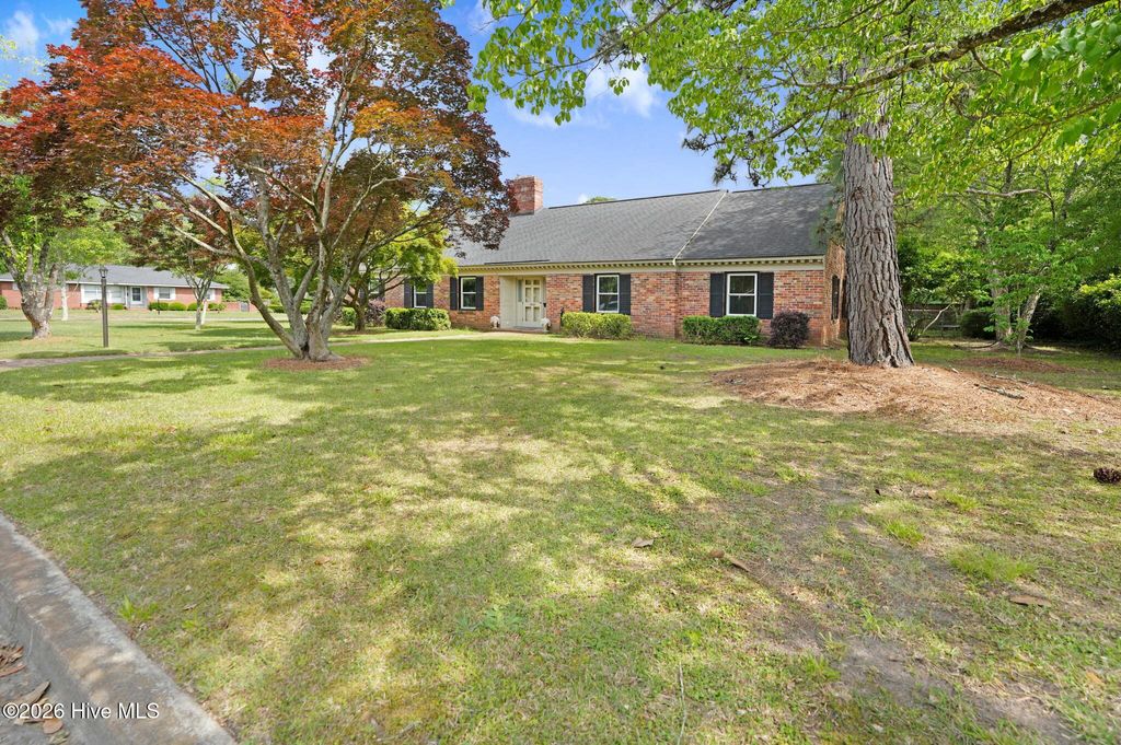 Photo of 1000 Westminster Lane, Kinston, NC 28501 (MLS # 100572043)