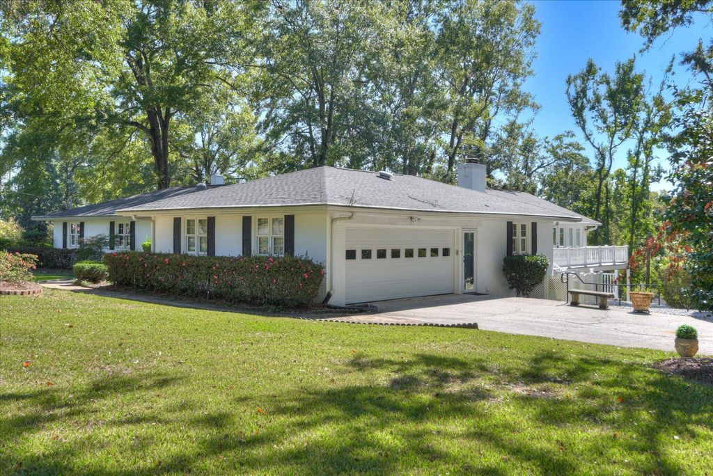 Photo of 2902 Pineview Road, Augusta, GA 30909 (MLS # 100587428)