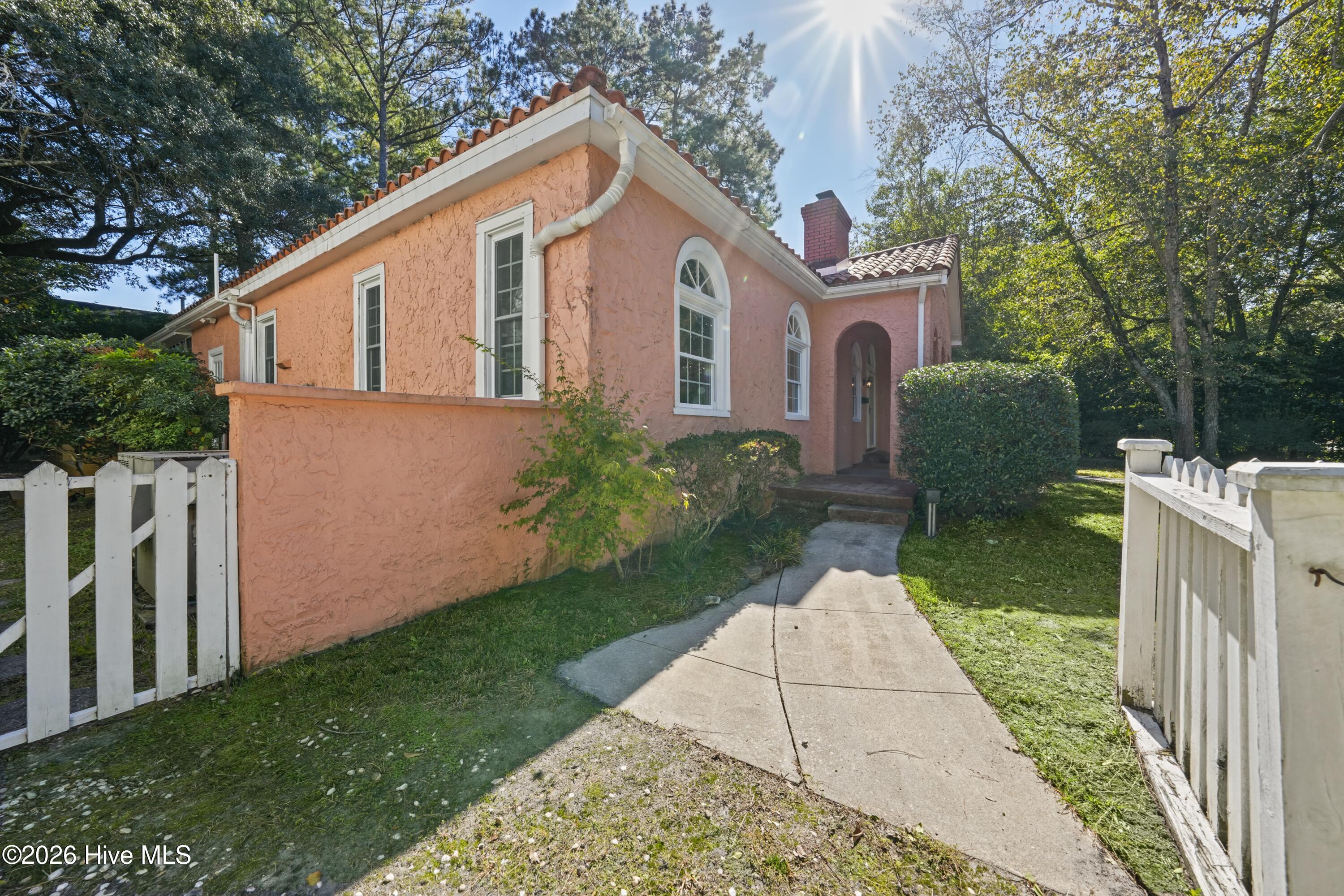 1411 Hawthorne Road