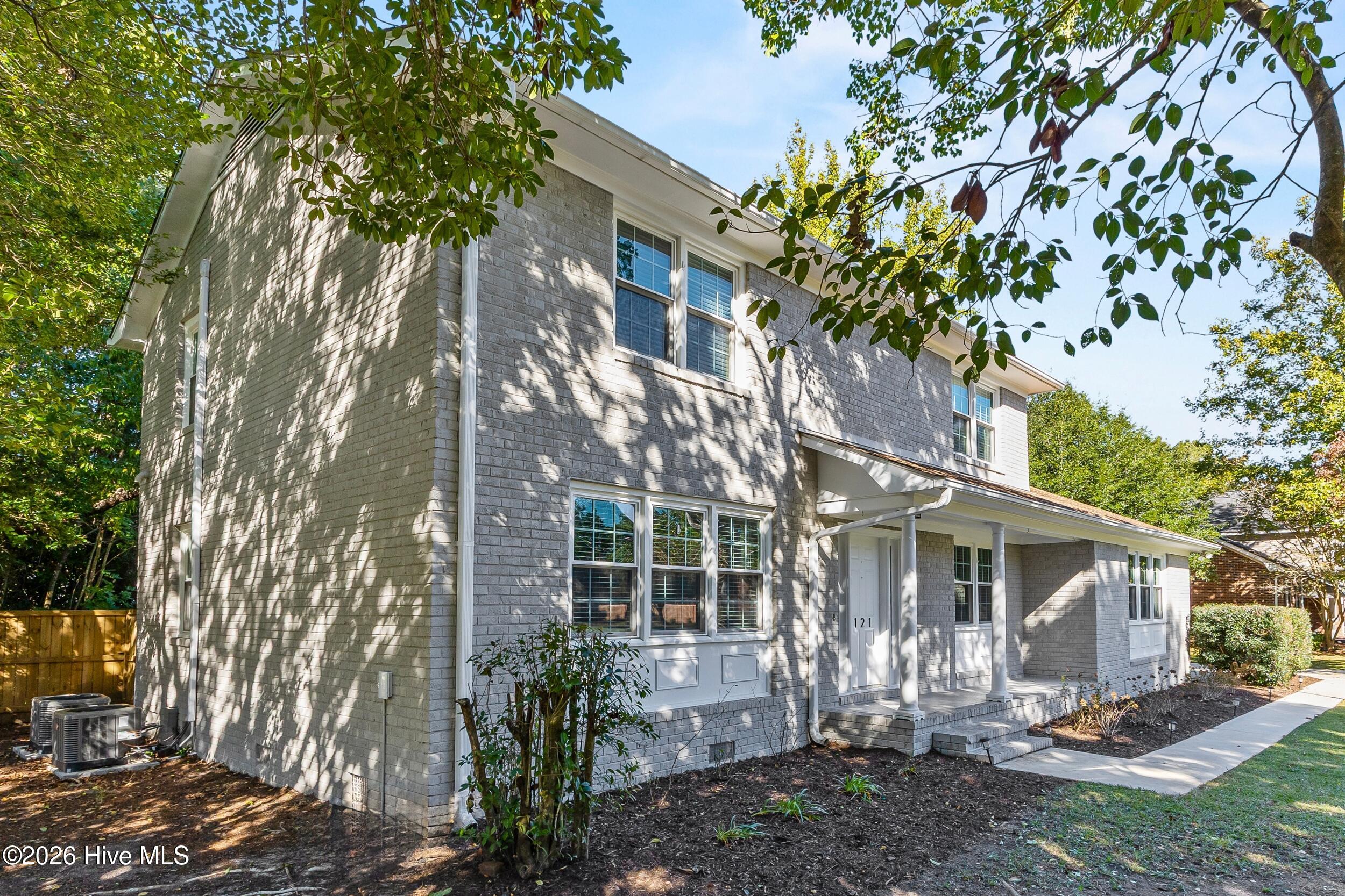 121 Chelsea Lane