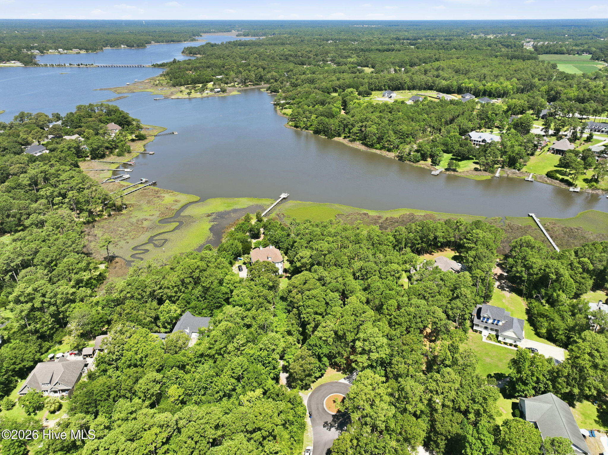 123 White Swan Way