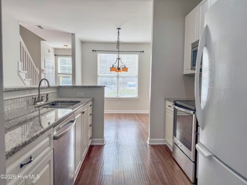 Tiny photo for 5813 Wrightsville Avenue #Apt 172, Wilmington, NC 28403 (MLS # 100565370)