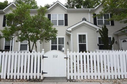Townhouse For Rent - 5813 Wrightsville Avenue #182<br/> Wilmington, NC 28403