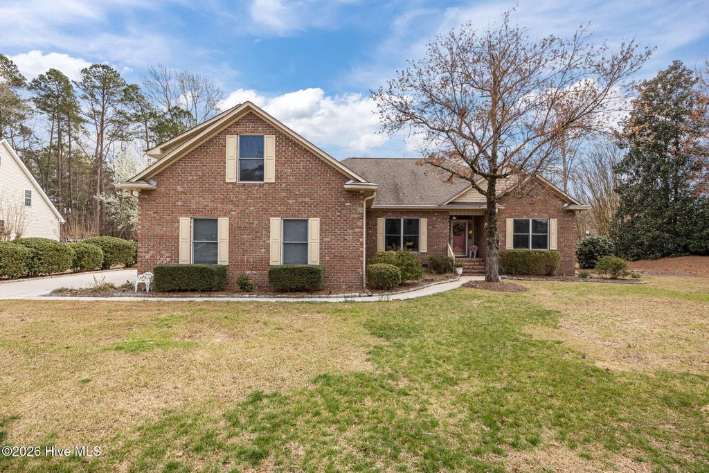 Photo of 202 Geneva Court, New Bern, NC 28562 (MLS # 100559486)