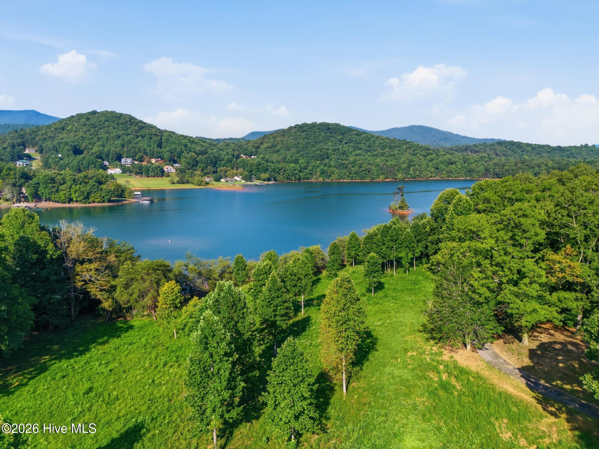 314 Lakeside Drive