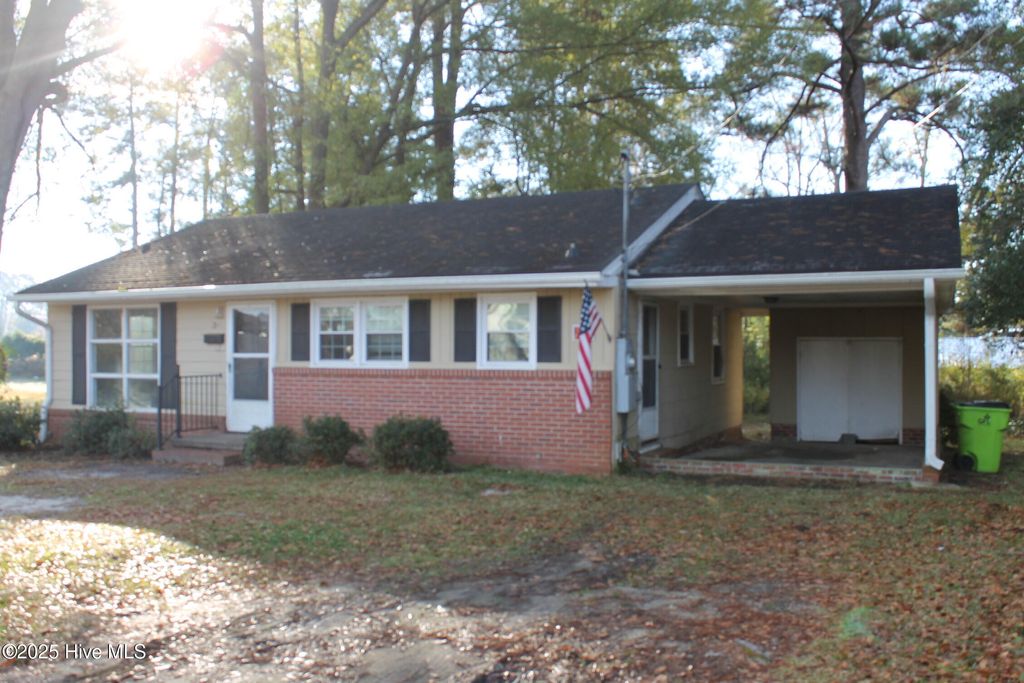 Photo of 311 W Williamson Street, Whiteville, NC 28472 (MLS # 100544763)