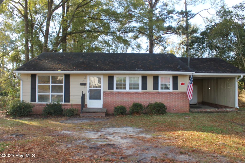 Photo of 311 W Williamson Street, Whiteville, NC 28472 (MLS # 100544763)