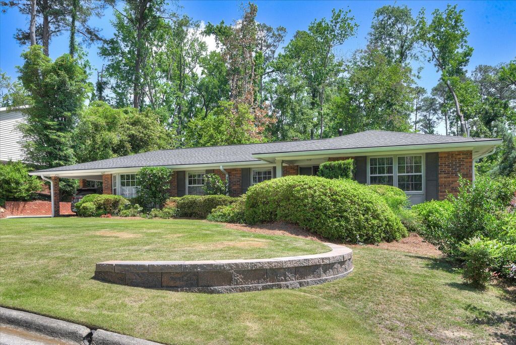 Photo of 640 Cambridge Road, Augusta, GA 30909 (MLS # 555568)