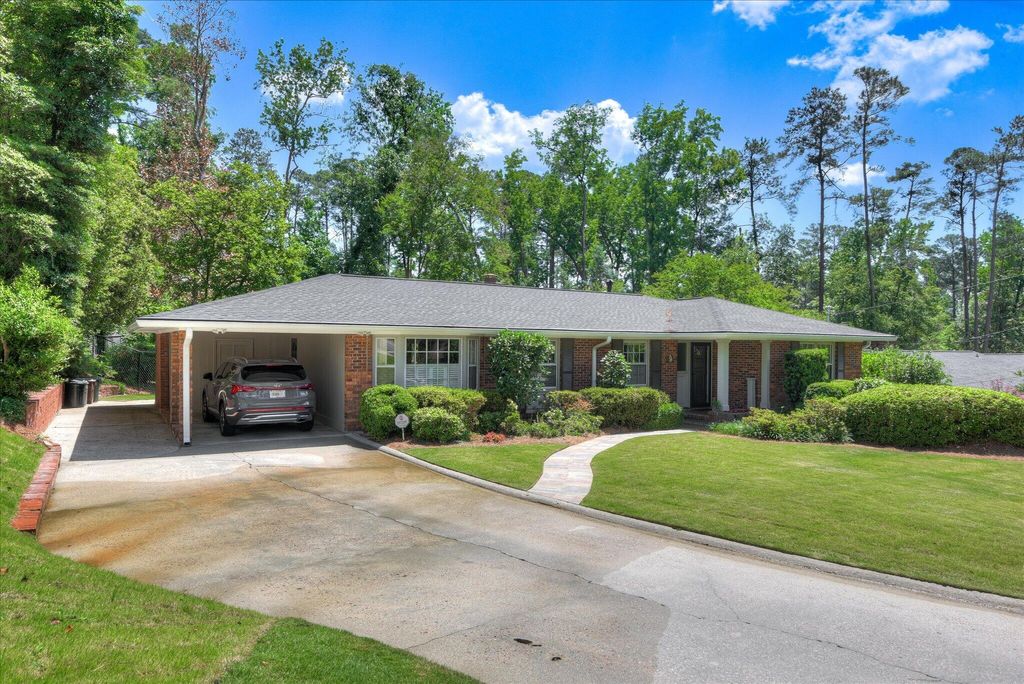 Photo of 640 Cambridge Road, Augusta, GA 30909 (MLS # 555568)