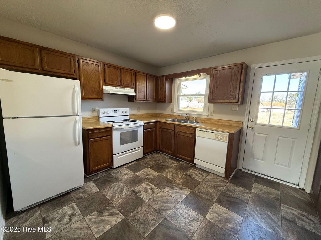 Photo of 1808 Burgaw Highway, Jacksonville, NC 28540 (MLS # 100553777)