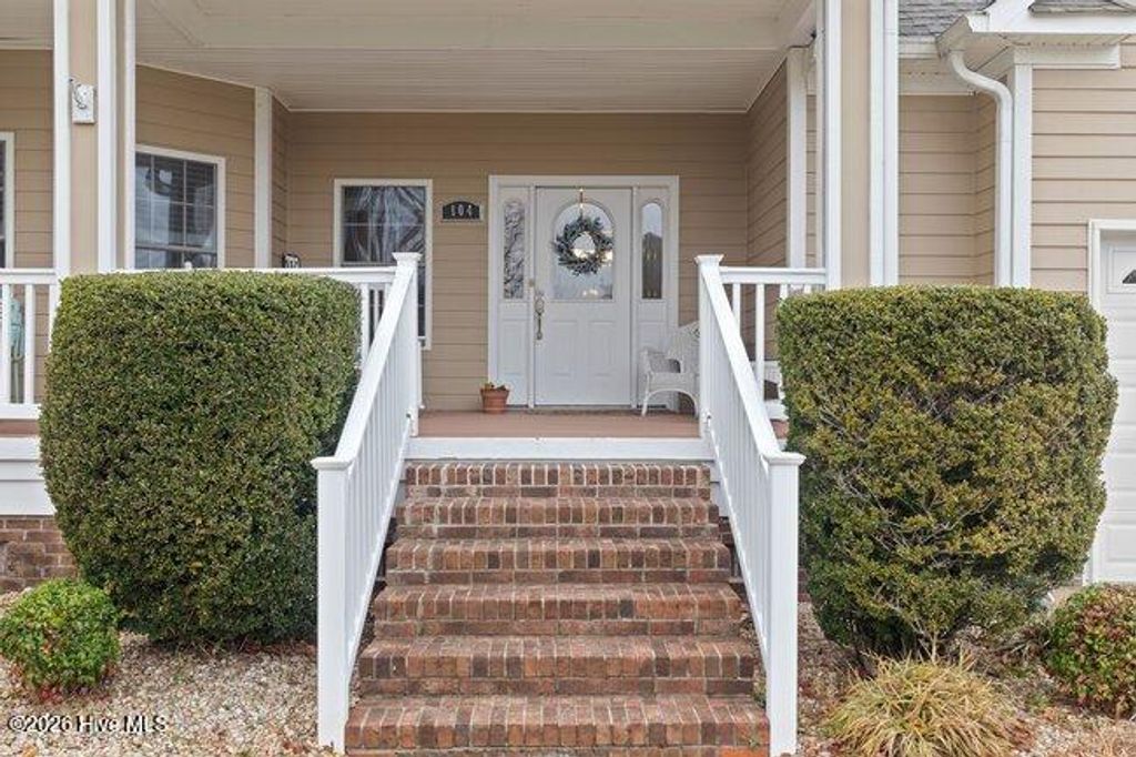 Photo of 104 Egret Cove, Moyock, NC 27958 (MLS # 100555898)