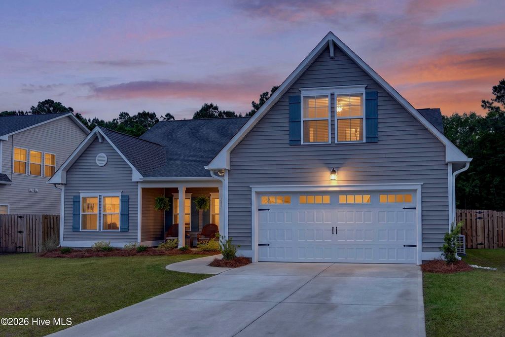 Photo of 262 W Weatherbee Way, Hampstead, NC 28443 (MLS # 100573407)