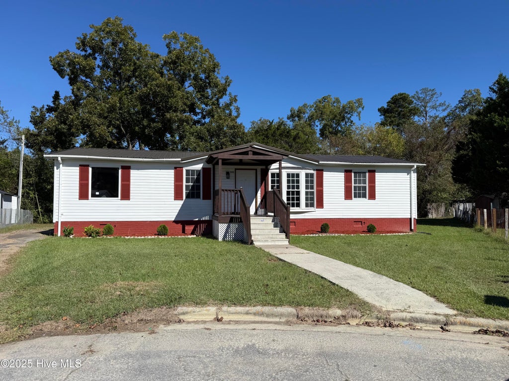 Photo of 300 Horace Ward Avenue, Windsor, NC 27983 (MLS # 100610384)