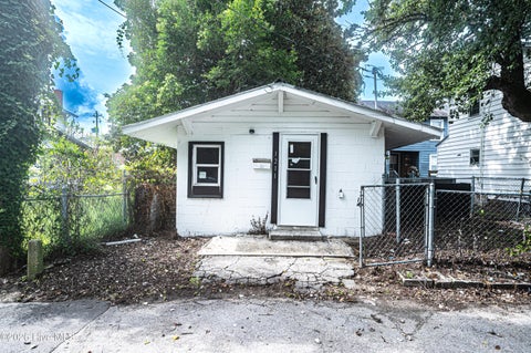 Homes For Rent - 1211 Bay Street<br/> New Bern, NC 28560