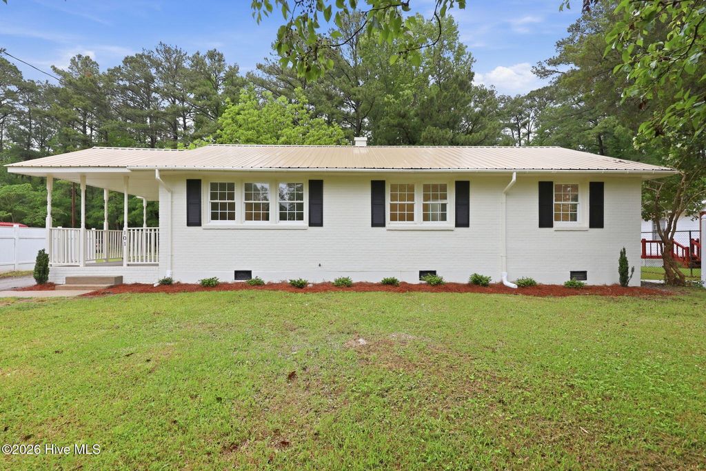 Photo of 101 Cole Drive, Jacksonville, NC 28540 (MLS # 100572490)