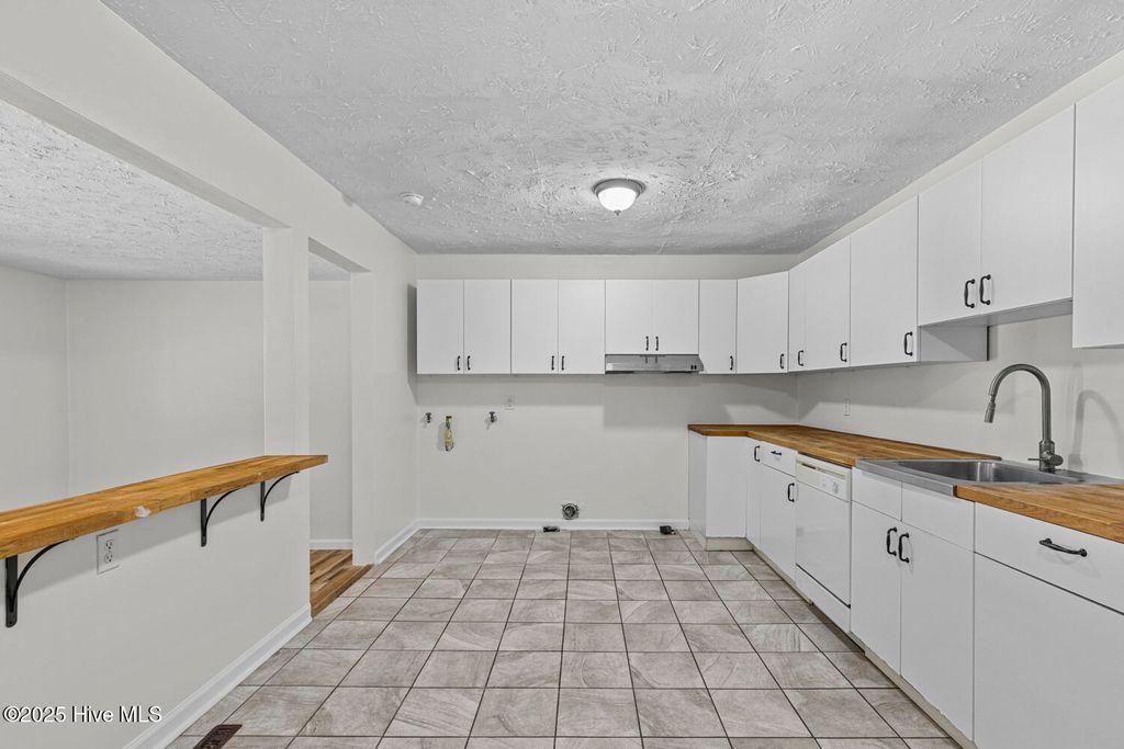 Photo of 1121 River Street, Jacksonville, NC 28540 (MLS # 100531515)