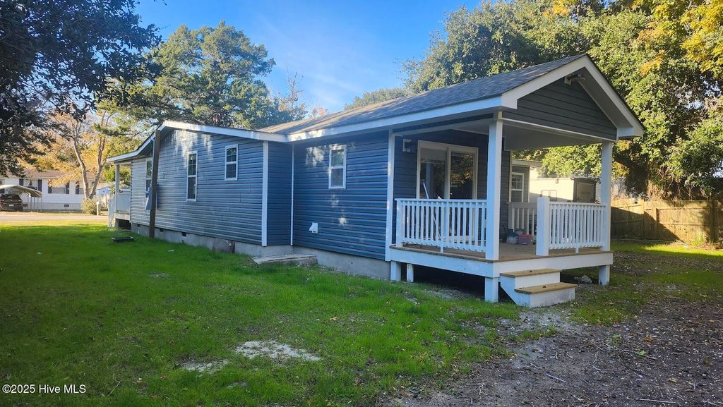 Photo of 124 Zacchaeus Avenue, Morehead City, NC 28557 (MLS # 100543768)