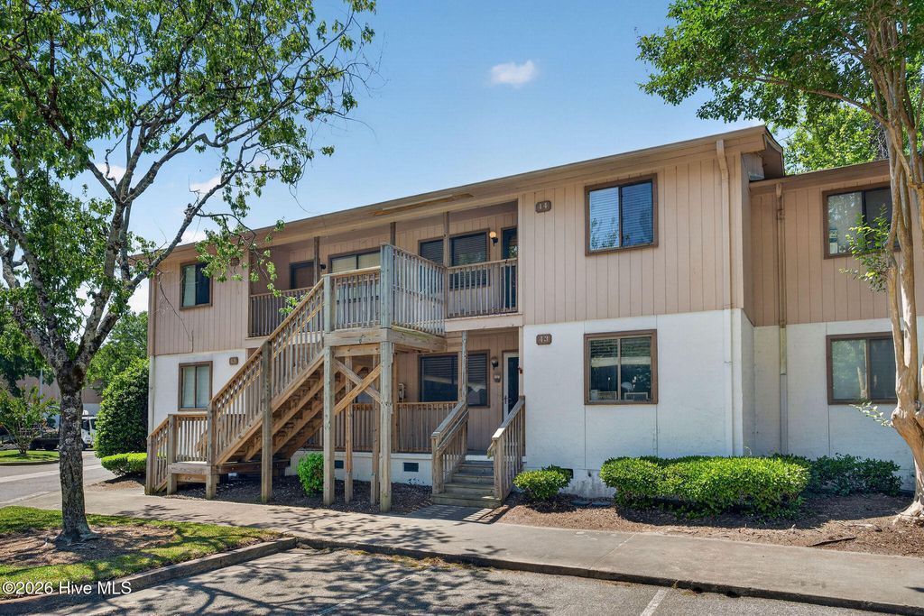 Photo of 522 S Kerr Avenue #Apt 44, Wilmington, NC 28403 (MLS # 100569384)