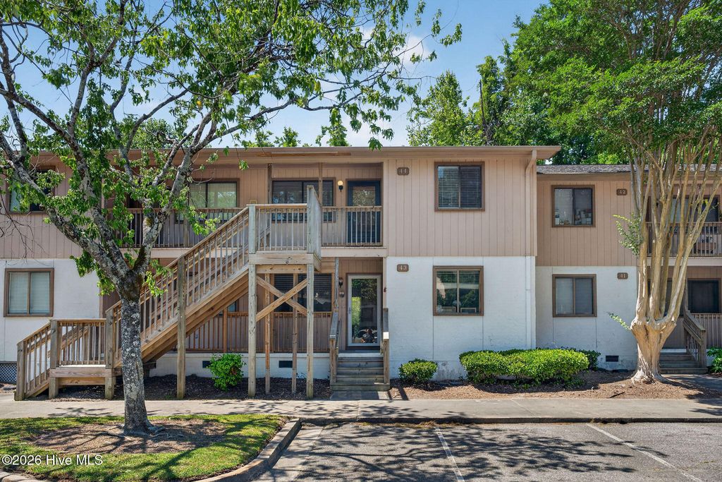 Photo of 522 S Kerr Avenue #Apt 44, Wilmington, NC 28403 (MLS # 100569384)