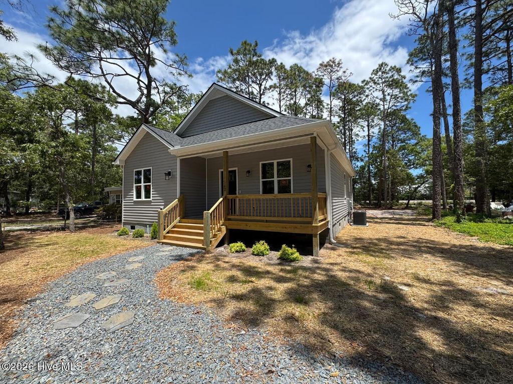 Photo of 142 Redwood Road, Boiling Spring Lakes, NC 28461 (MLS # 100575814)