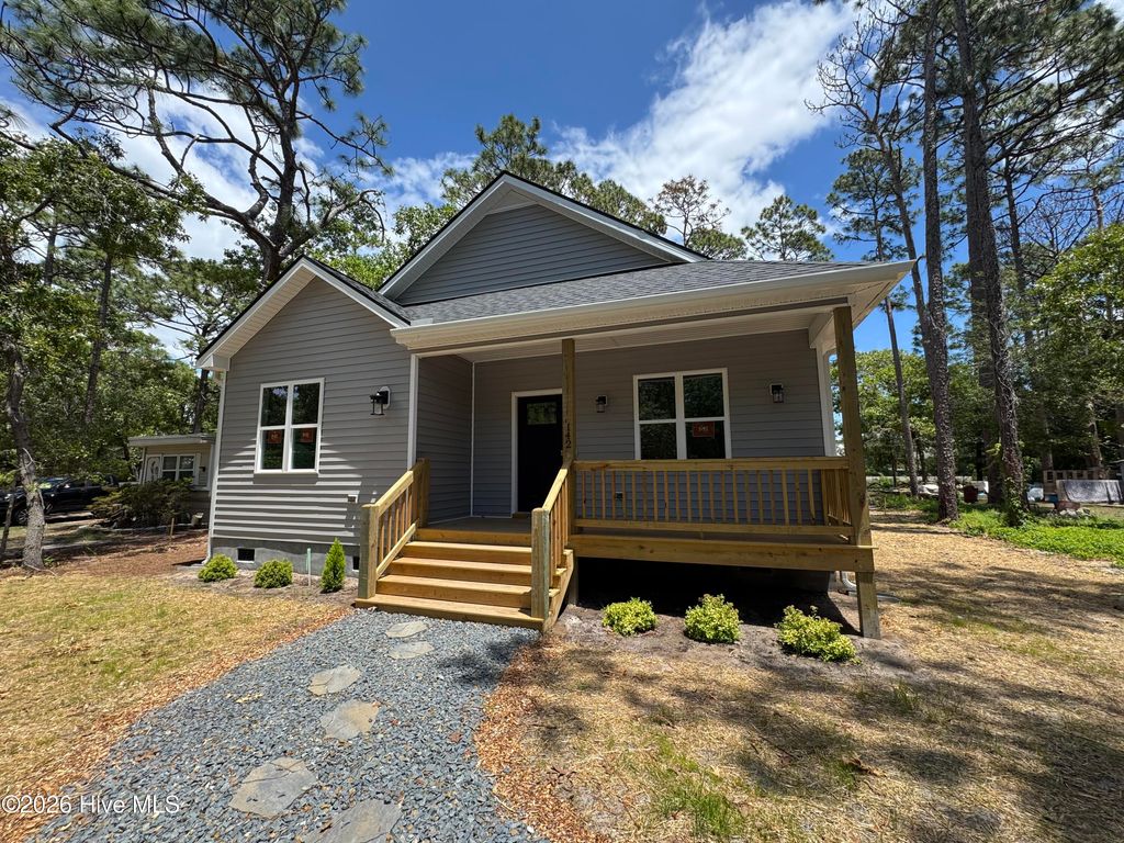 Photo of 142 Redwood Road, Boiling Spring Lakes, NC 28461 (MLS # 100575814)