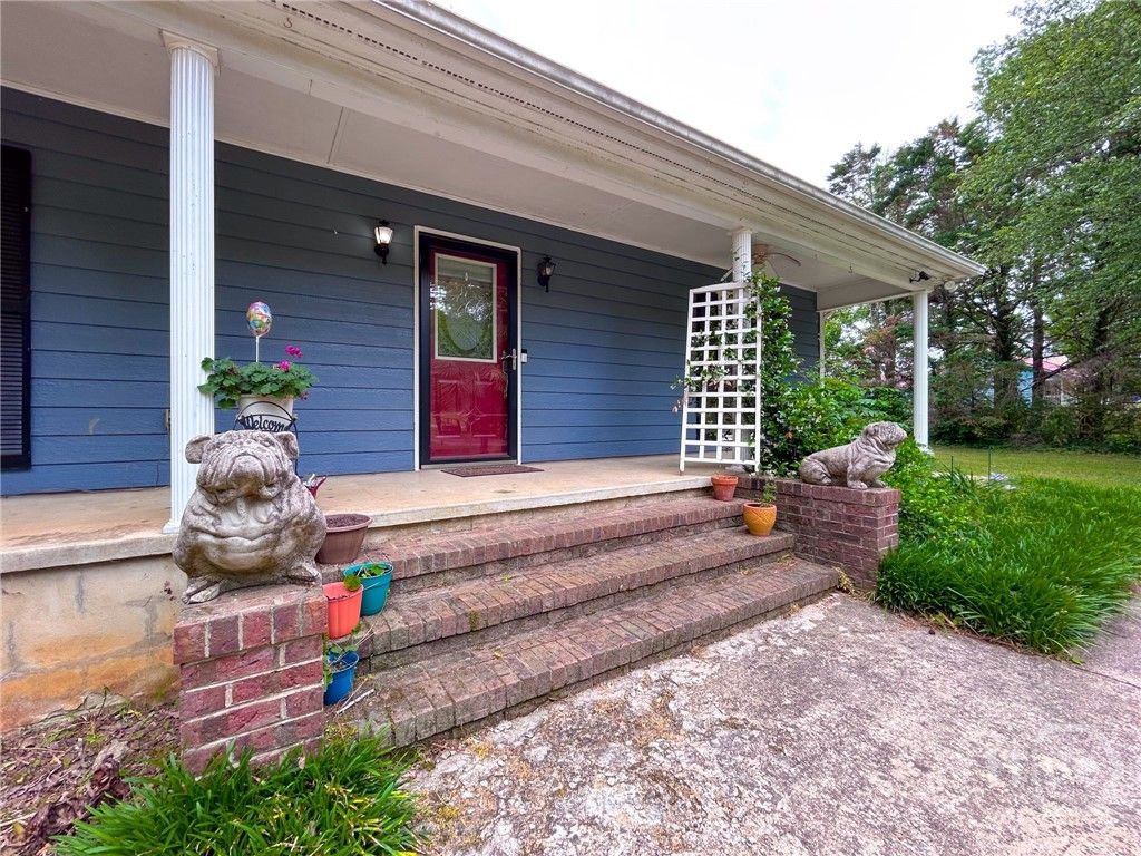 Photo of 130 Bentwood Trail, Winterville, GA 30683 (MLS # CL356204)