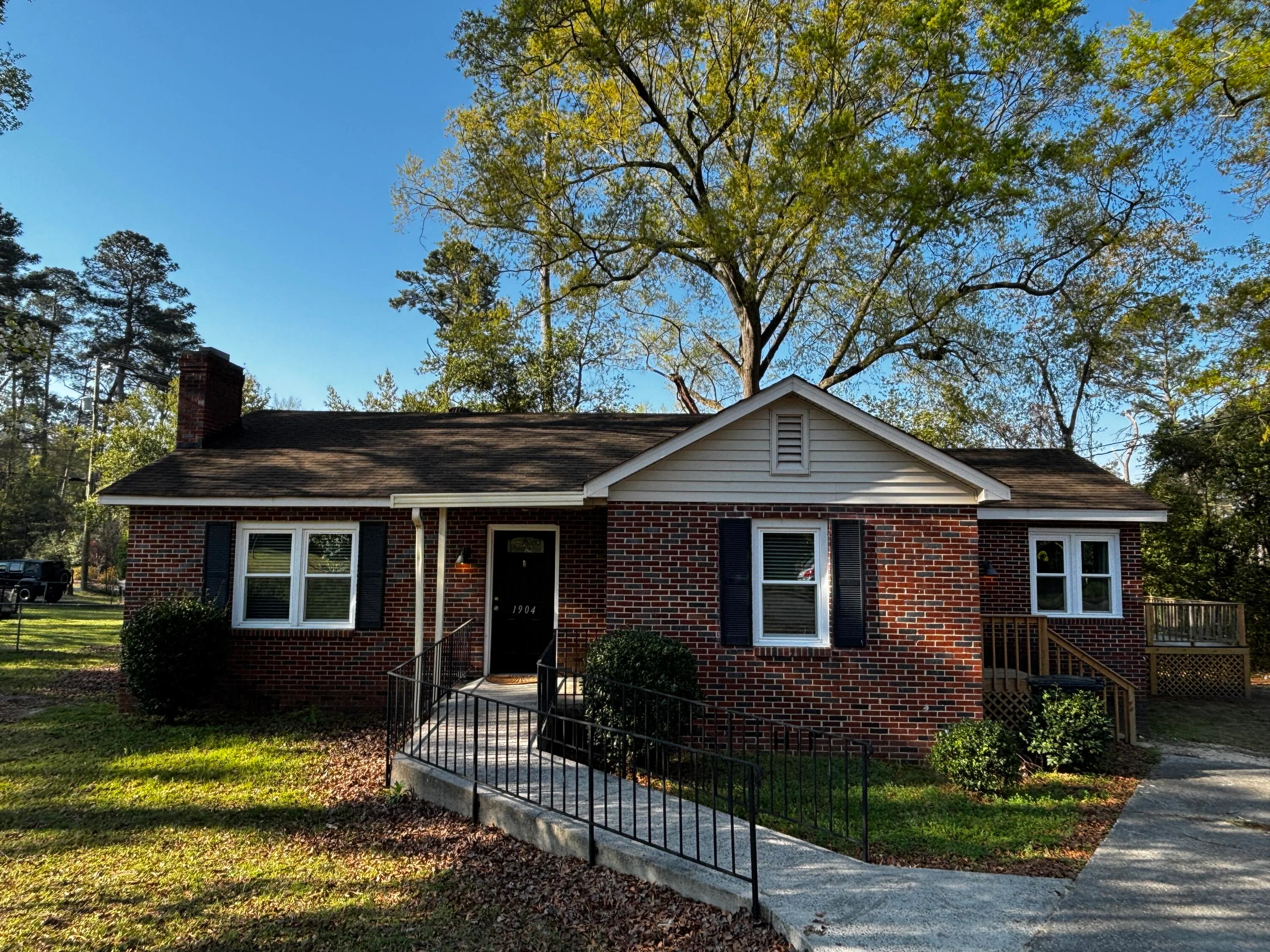 1904 Robin Road