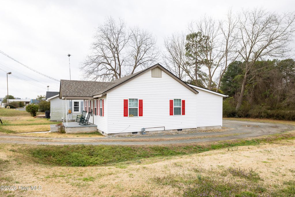 Photo of 200 Southeast Boulevard, Clinton, NC 28328 (MLS # 100556523)