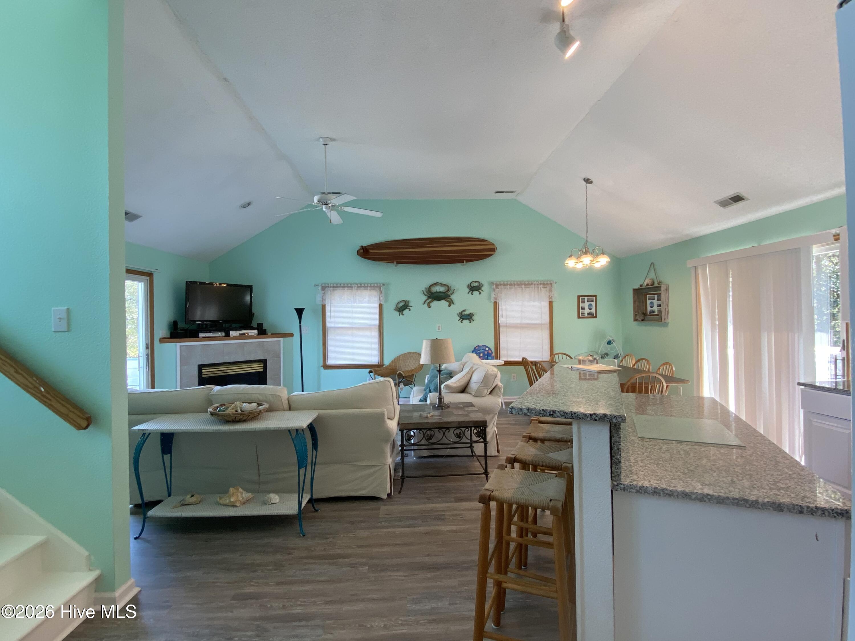 1278 Lakeside Drive