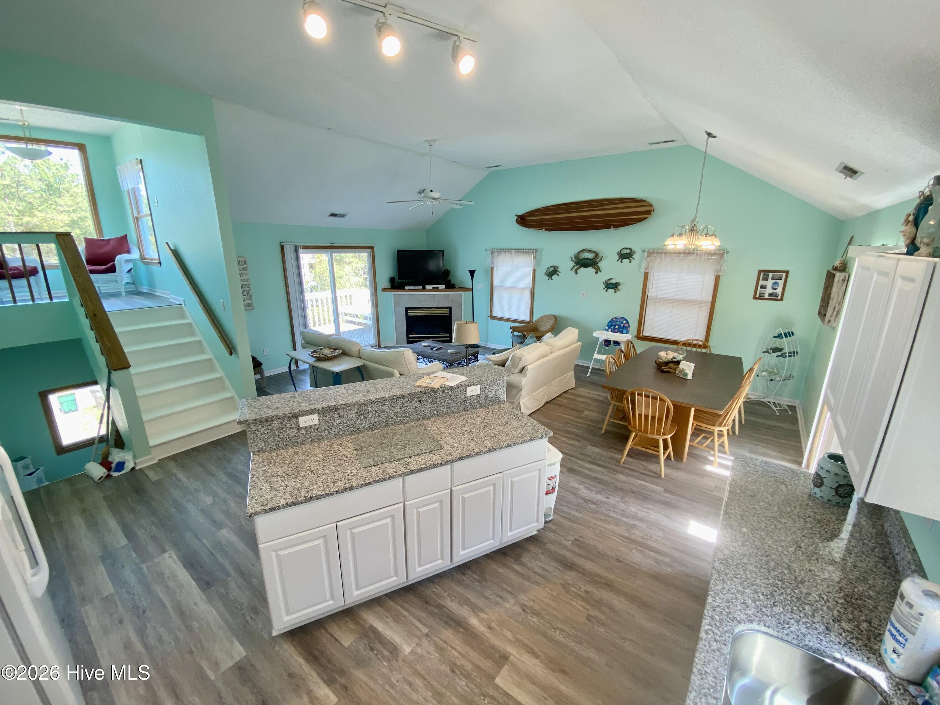 1278 Lakeside Drive