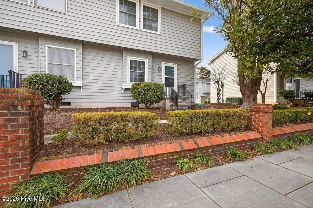 Photo of 306 River Walk, New Bern, NC 28560 (MLS # 100557311)