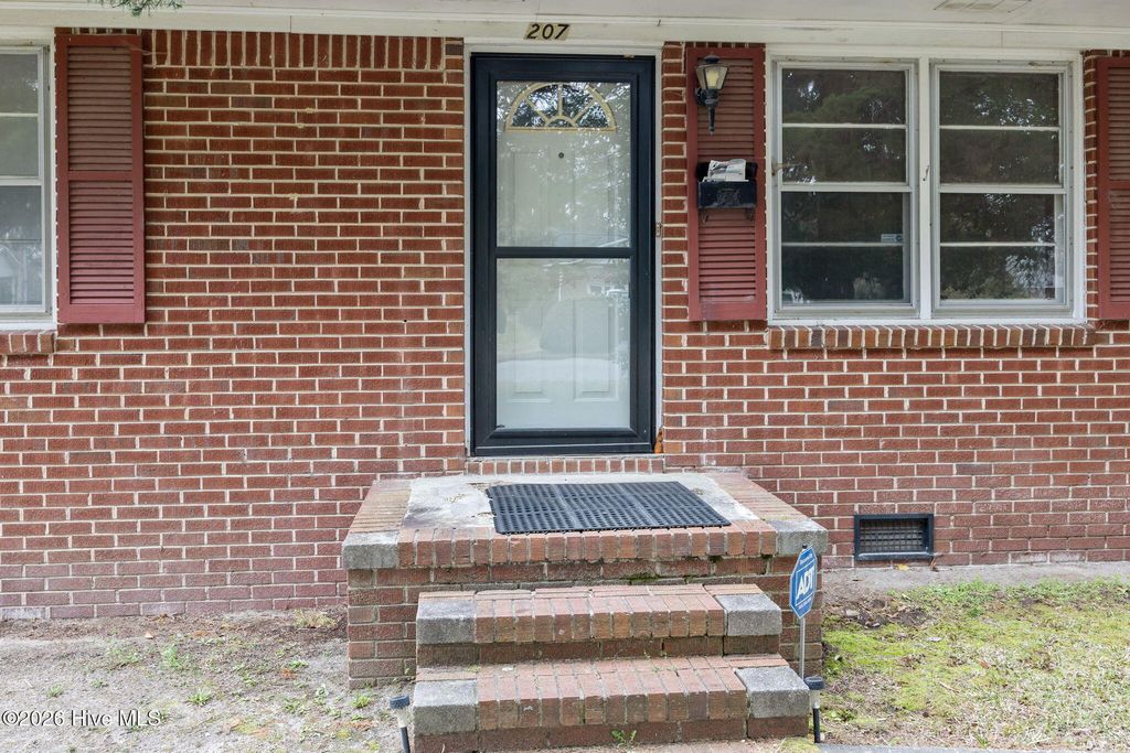 Photo of 207 S Cherry Lane, Windsor, NC 27983 (MLS # 100561402)