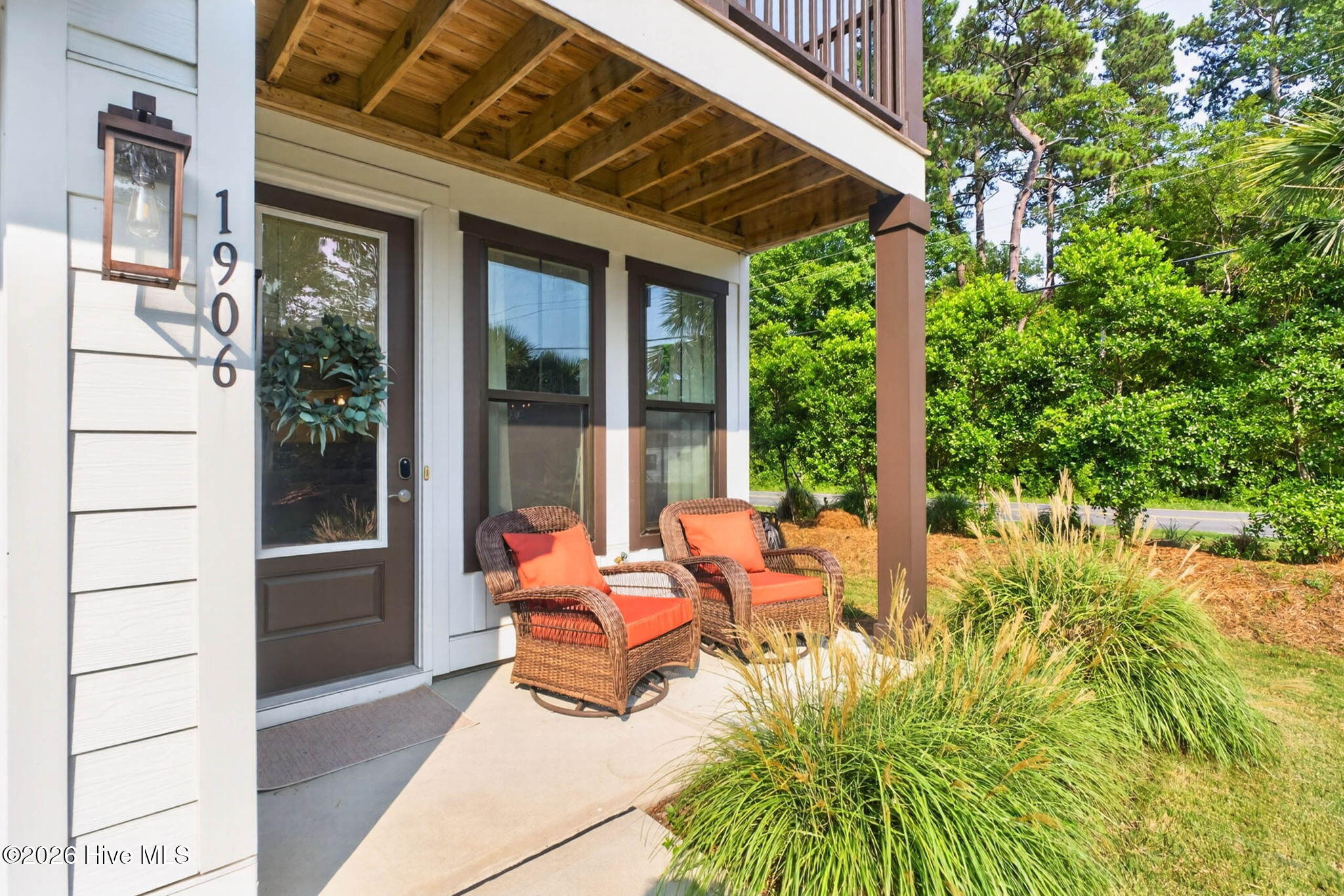 1906 Seacottage Way 8