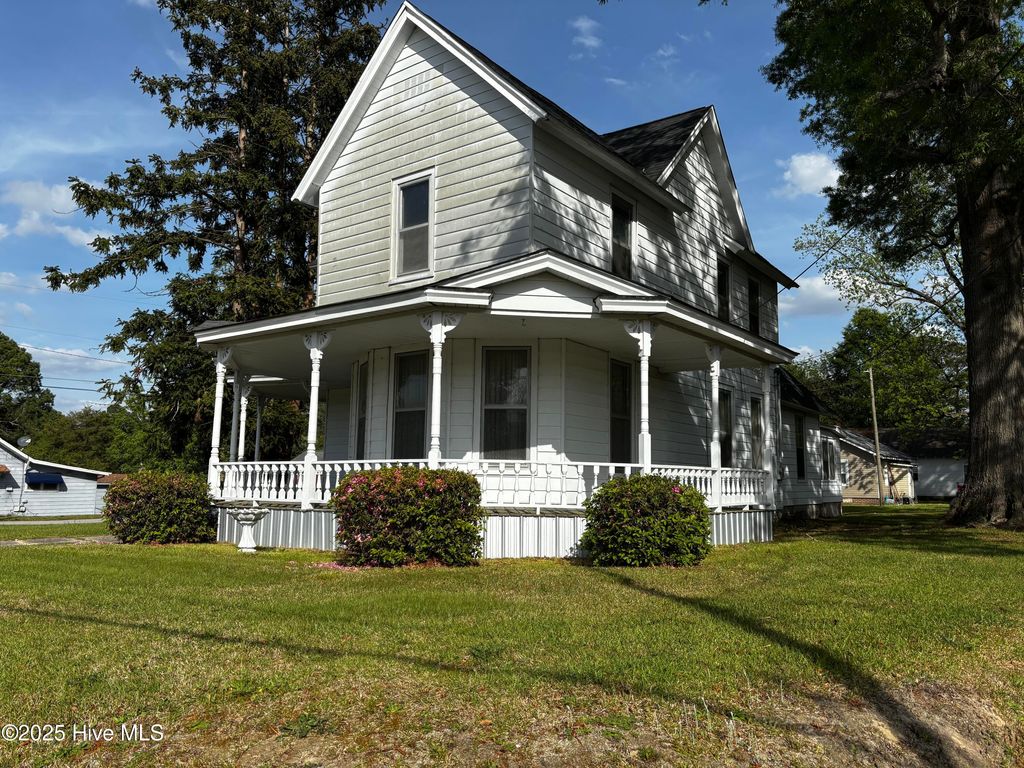 Photo of 414 N Center Street, Mount Olive, NC 28365 (MLS # 100545154)