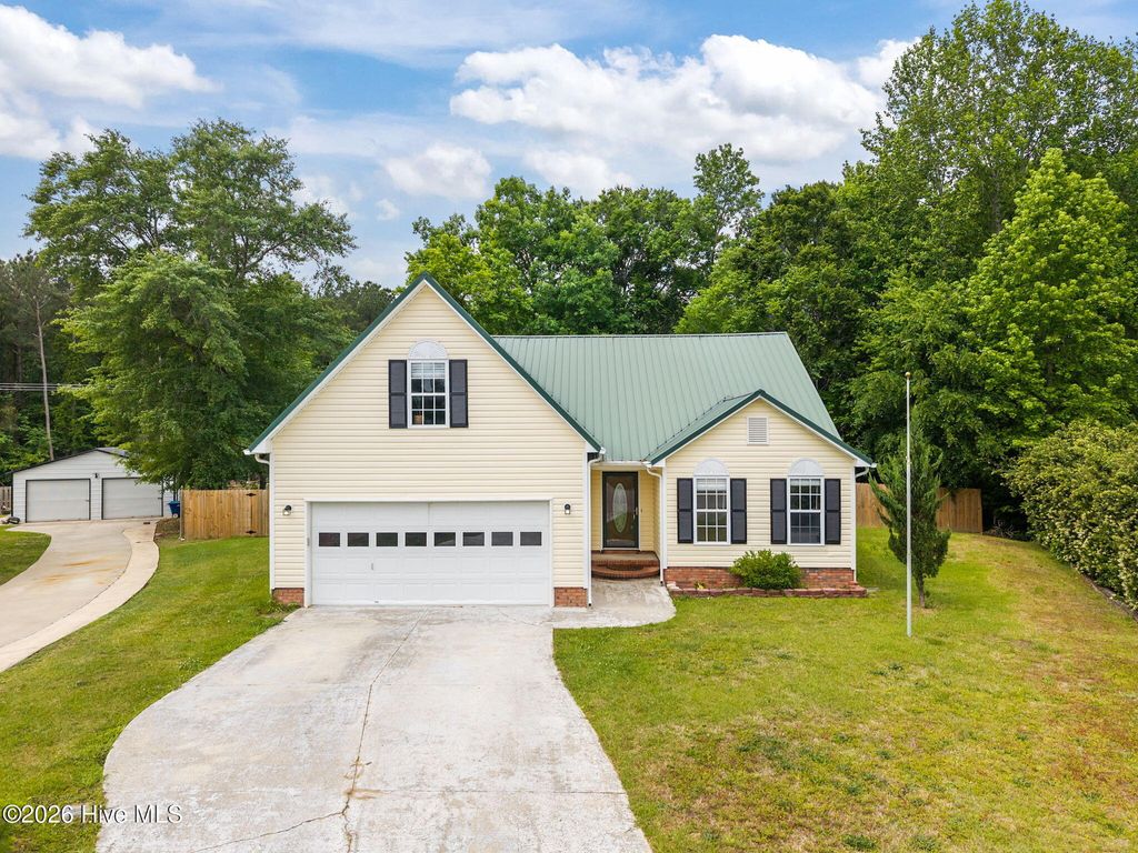 Photo of 405 W Regent Court, Jacksonville, NC 28546 (MLS # 100570839)